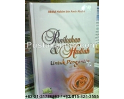 "Buku Pernikahan dan Hadiah Untuk Pengantin"